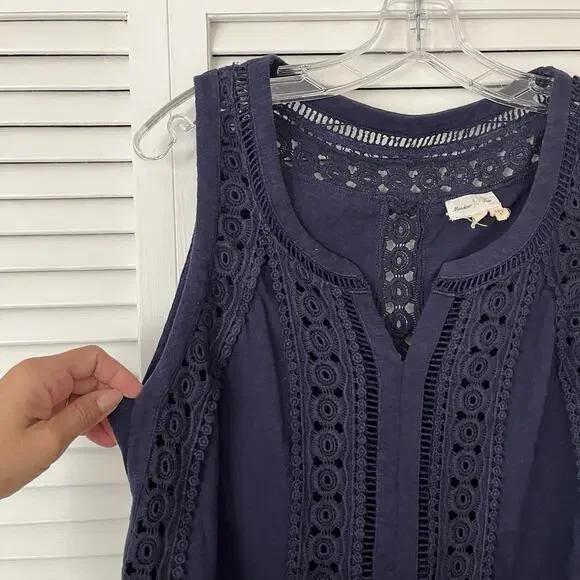 Anthropologie Meadow Rue Navy Blue blouse size M crochet eyelet scalloped hem - Picture 3 of 7